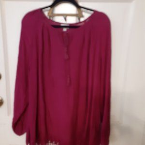 Avenue, 18-20, Dark red tunic